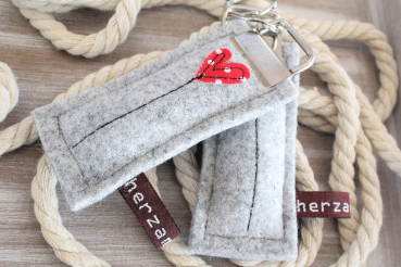 Schlüsselanhänger/Taschenanhänger - aus hochwertigen Wollfilz - handgenäht in Deutschland (Versandkostenfreie Lieferung)