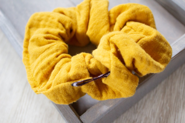 Haargummi Scrunchie - senfgelb - aus hochwertigen Musselin - handmade in Deutschland (Versandkostenfrei)