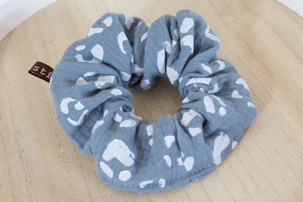 Haargummi Scrunchie - Leo grau - aus hochwertigen Musselin - handmade in Deutschland (Versandkostenfrei)